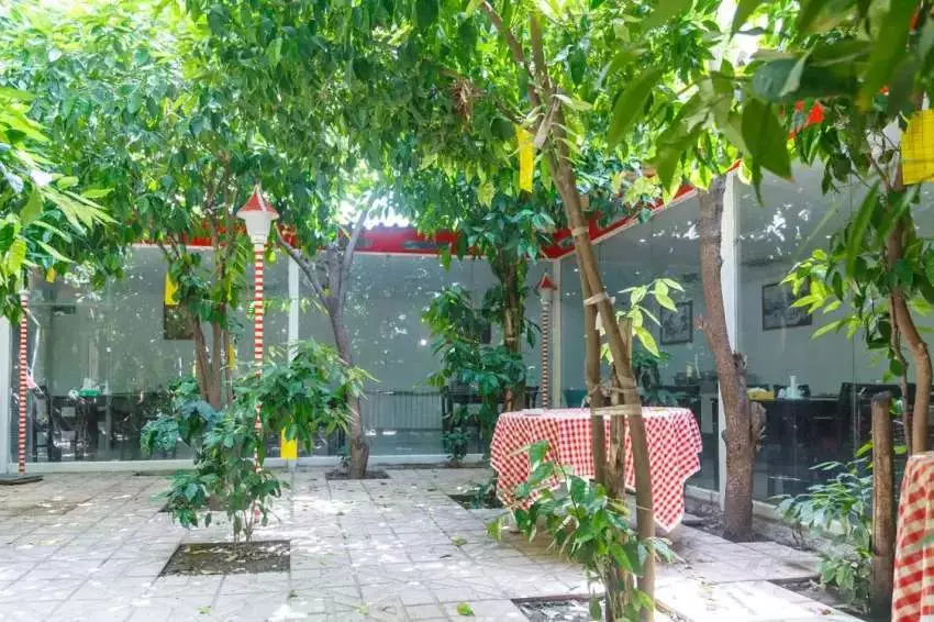 Karoon Hotel