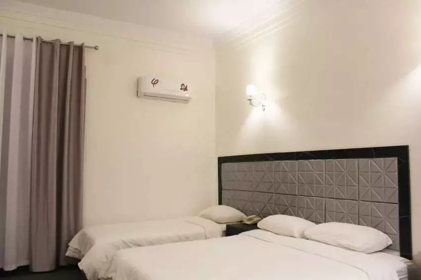 Karoon Hotel