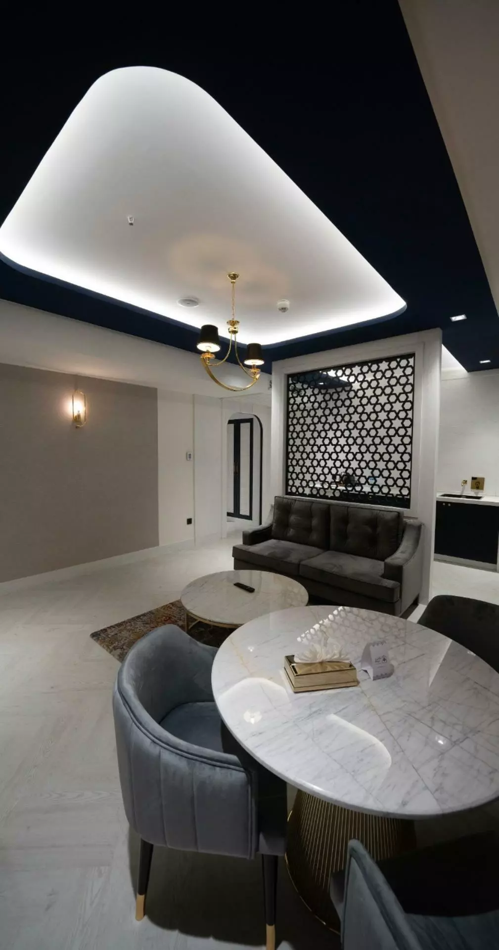 Chaharbagh Hotel