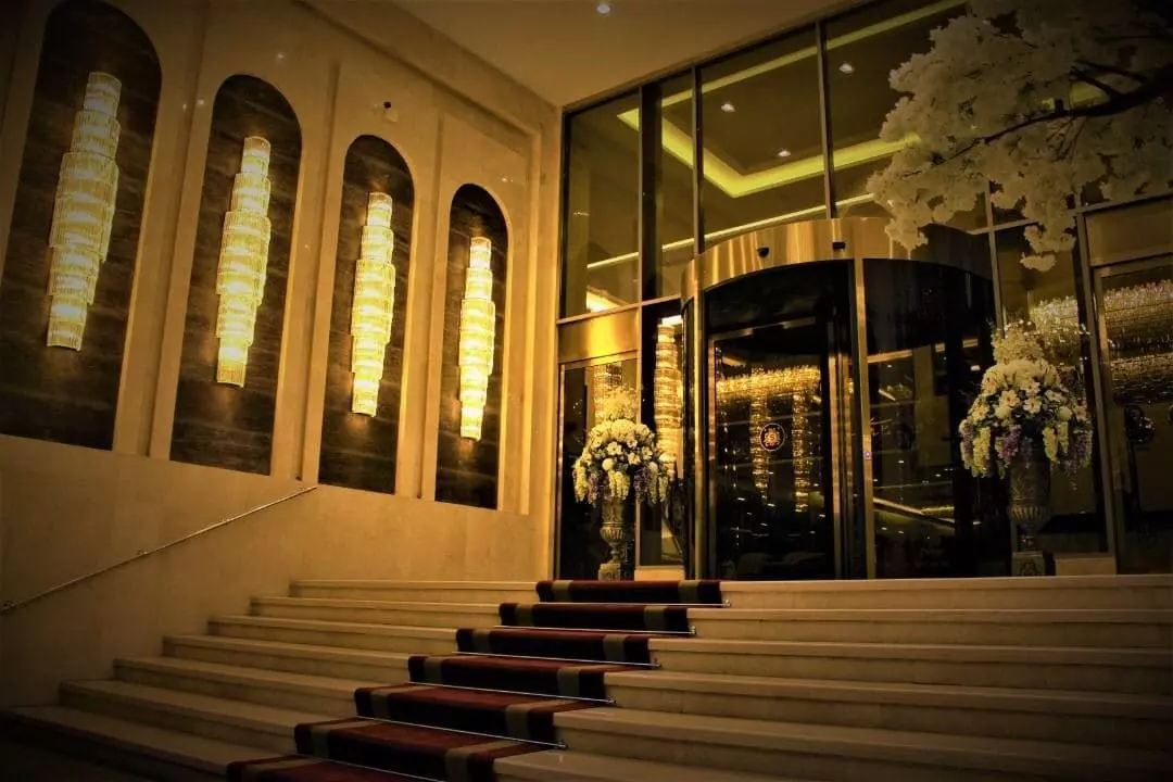 Sarina Hotel