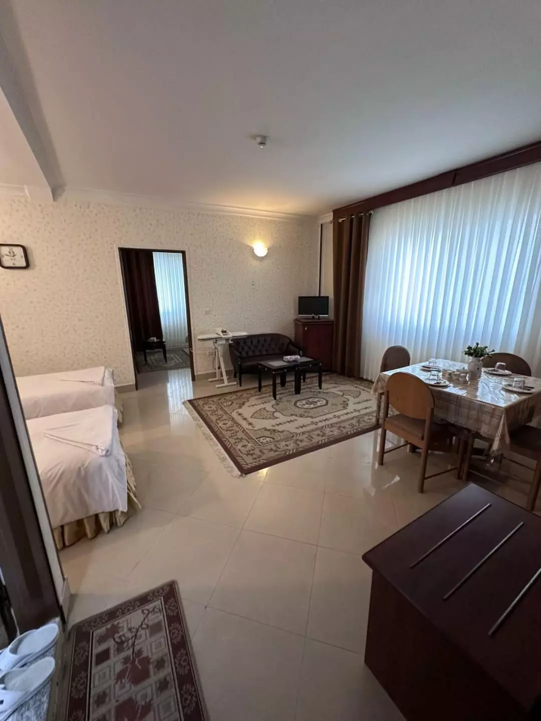 Helia Hotel