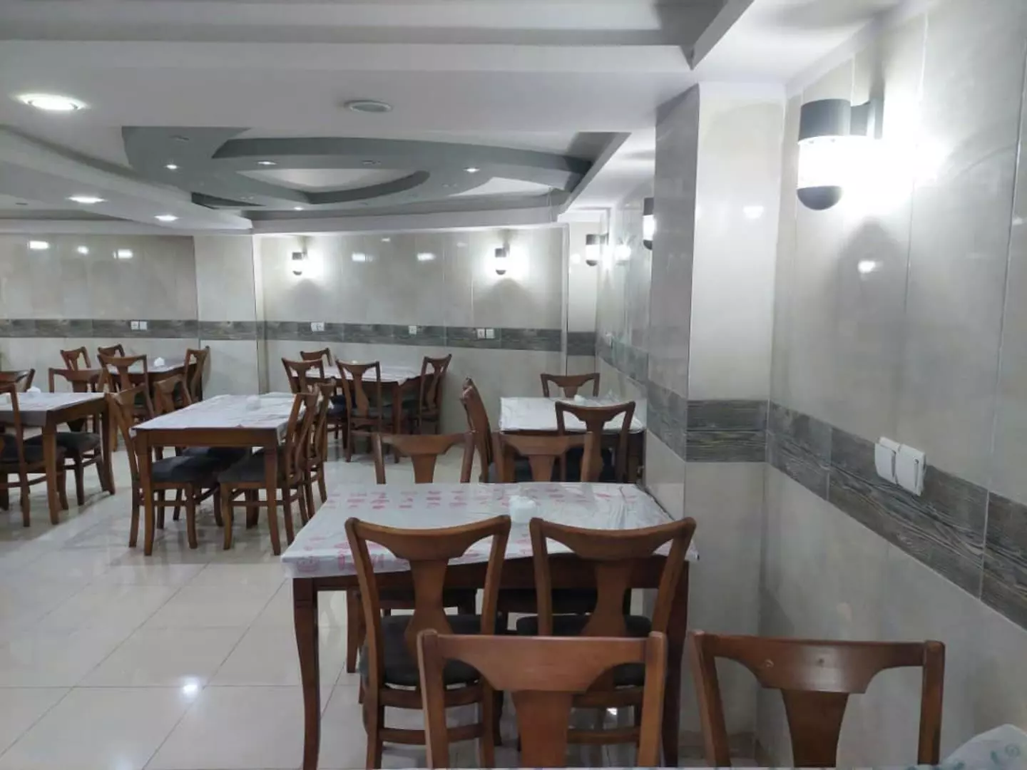 Qeshm Kavan Hotel