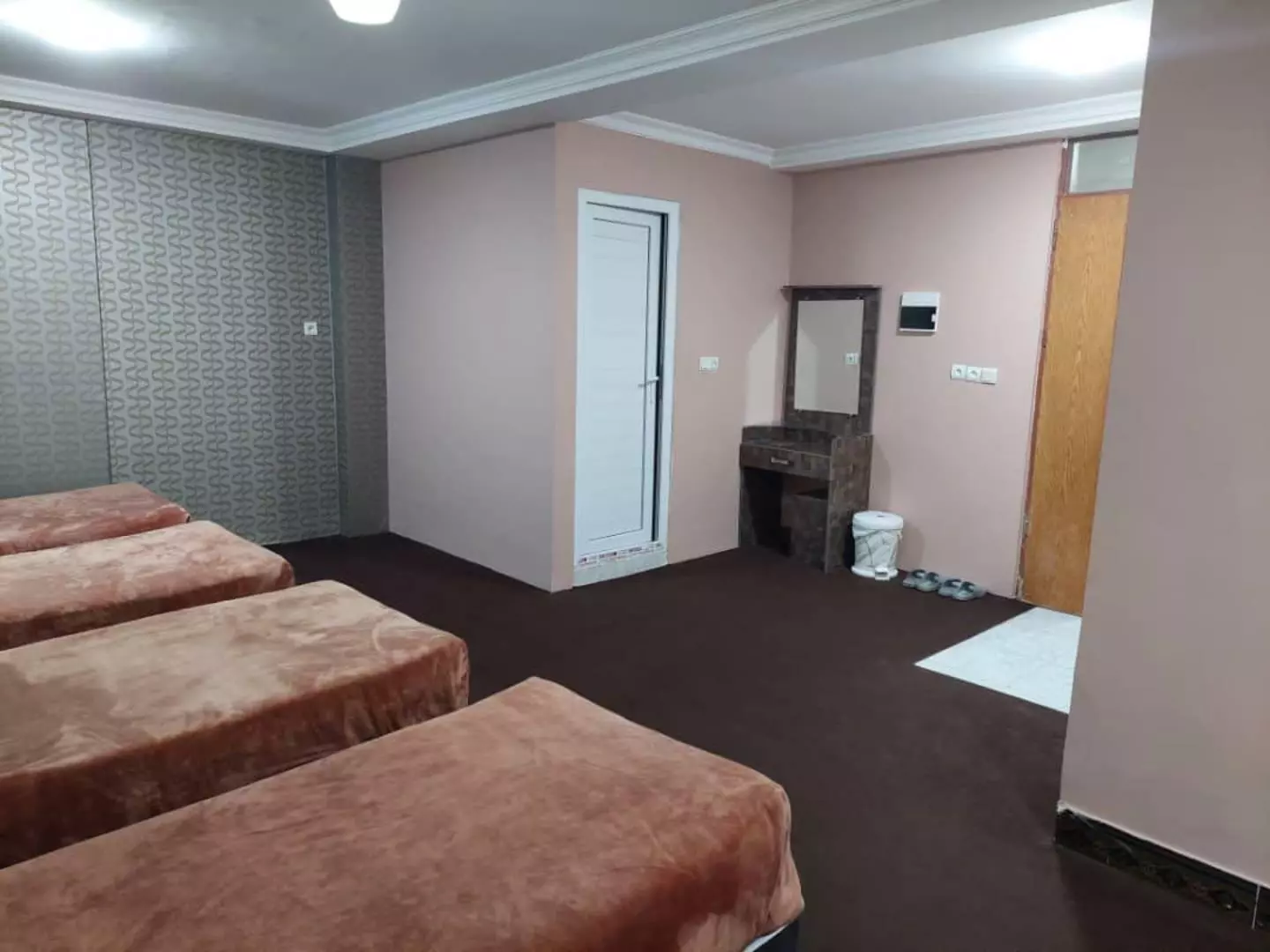 Qeshm Kavan Hotel