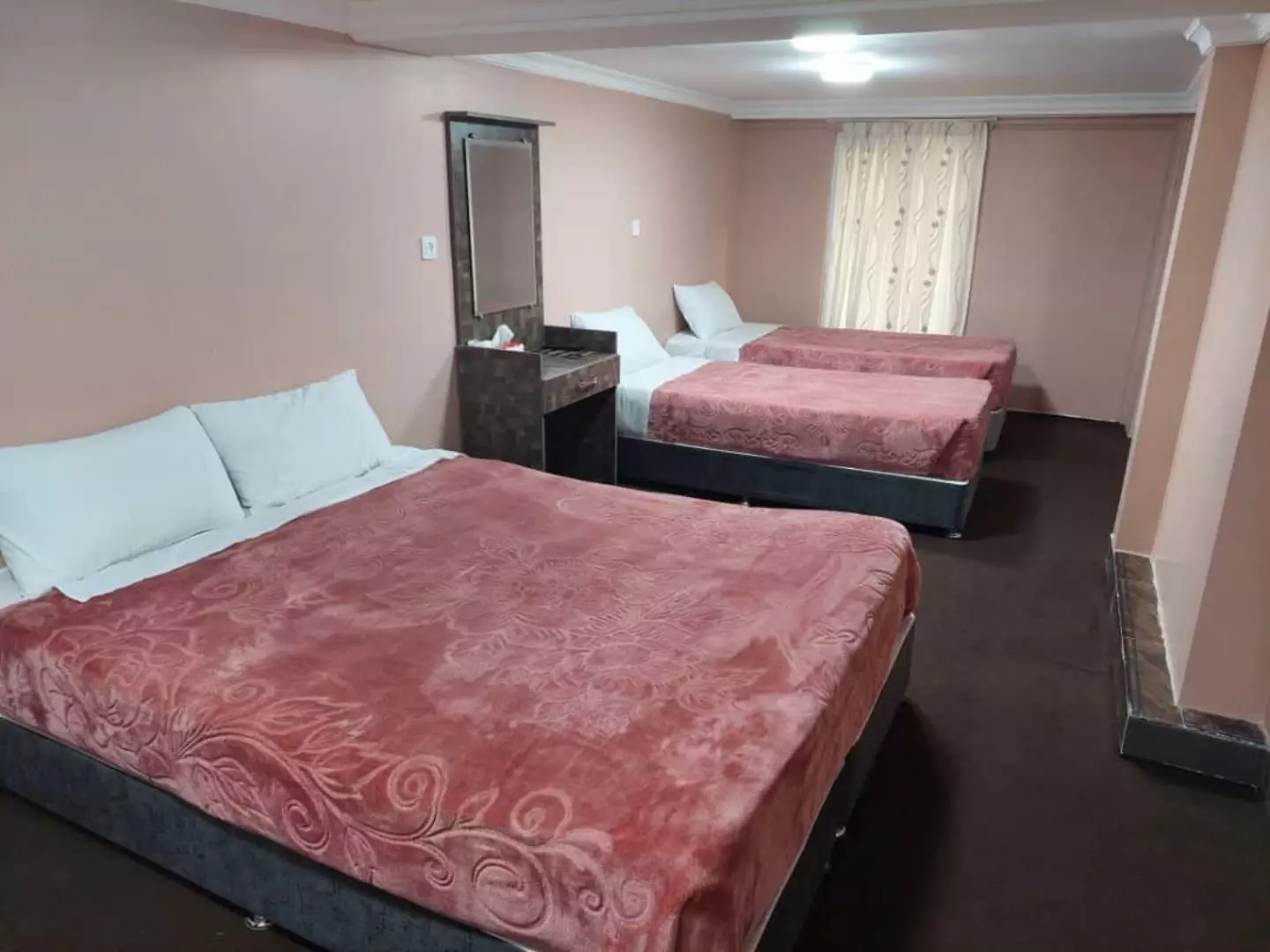 Qeshm Kavan Hotel