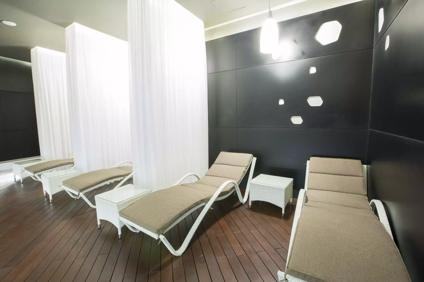 Rexan Hotel