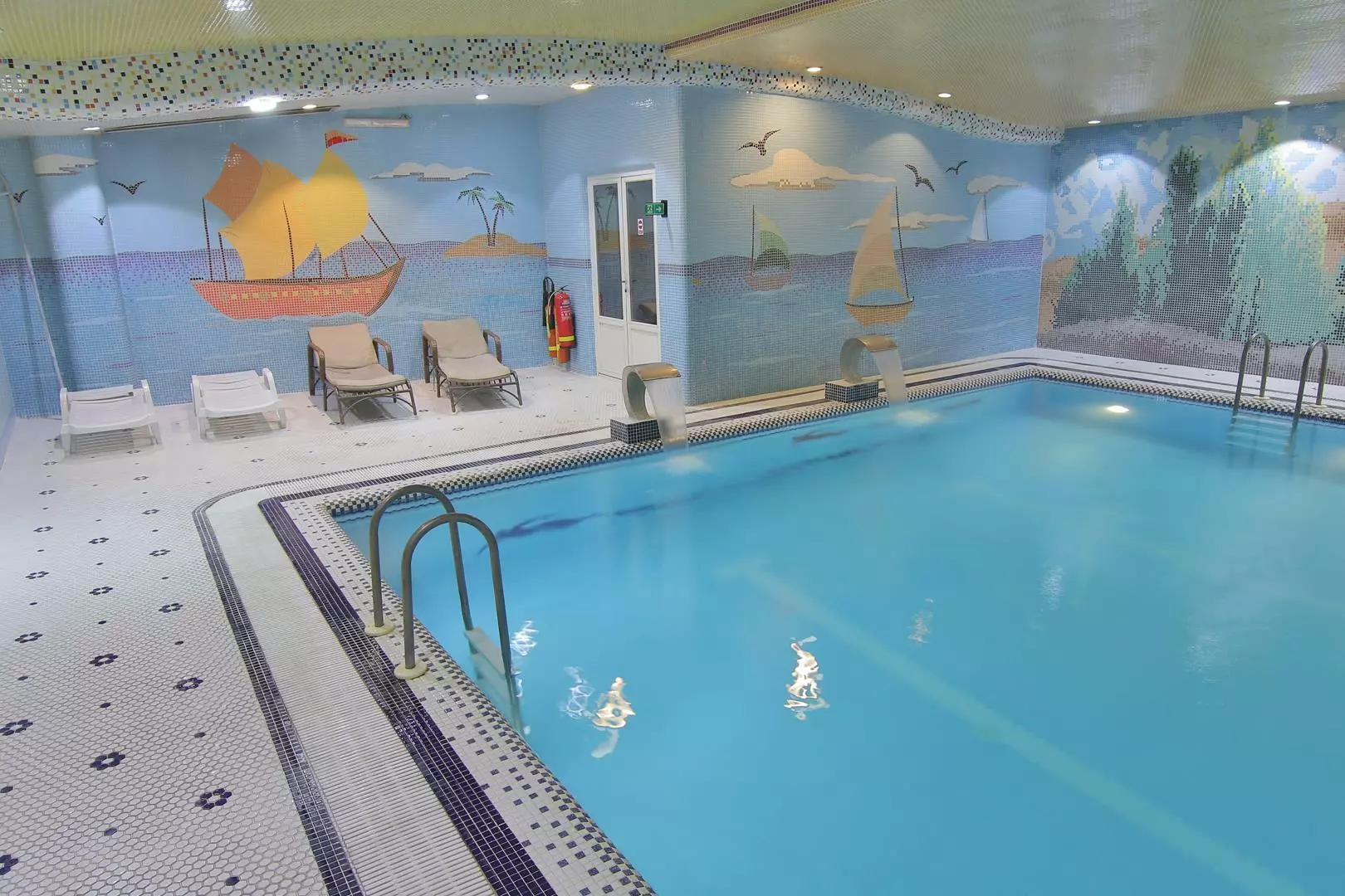 Ferdowsi Grand Hotel