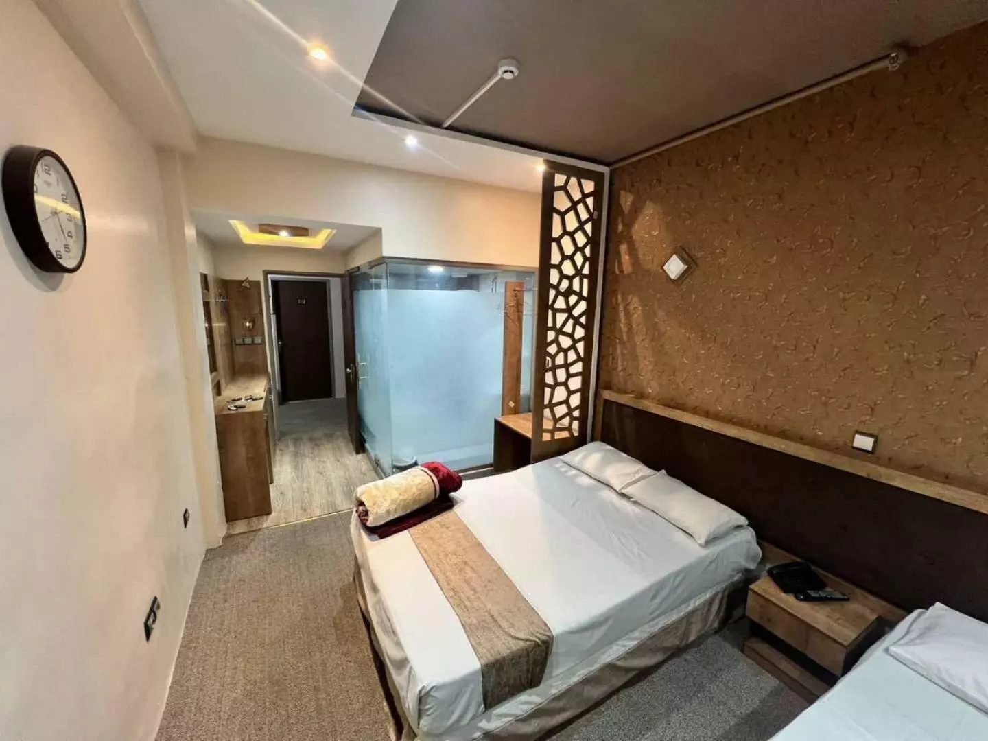 Paniz Hotel