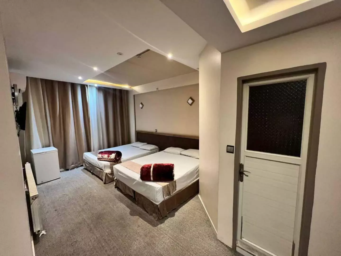 Paniz Hotel