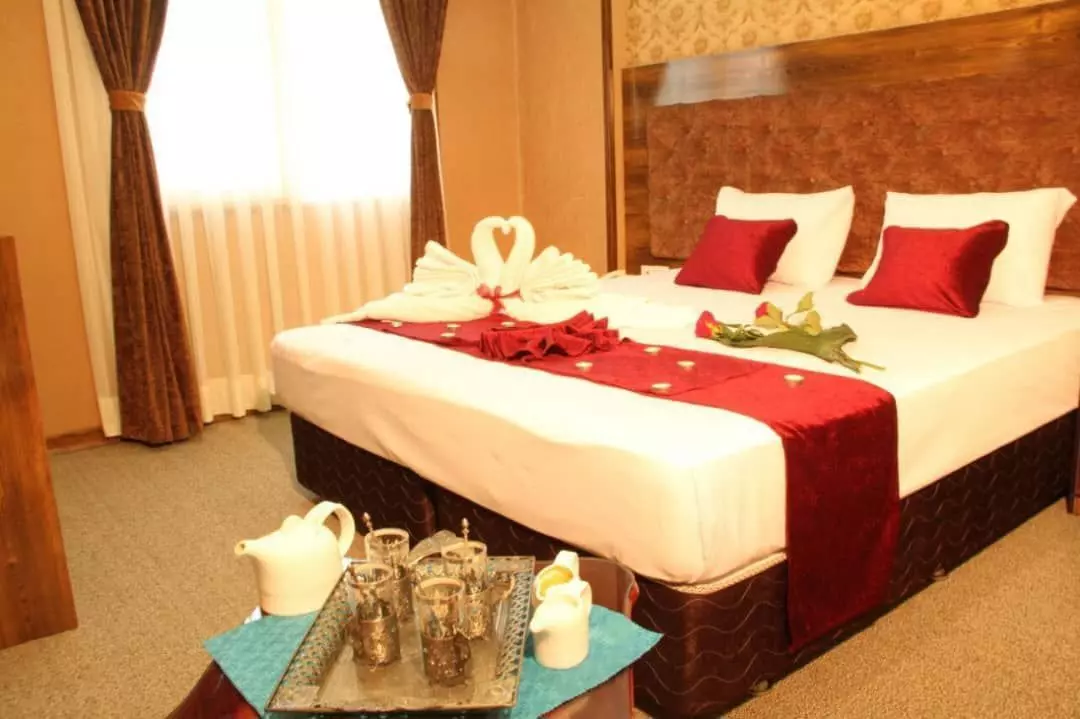 Aqiq Razavi Hotel