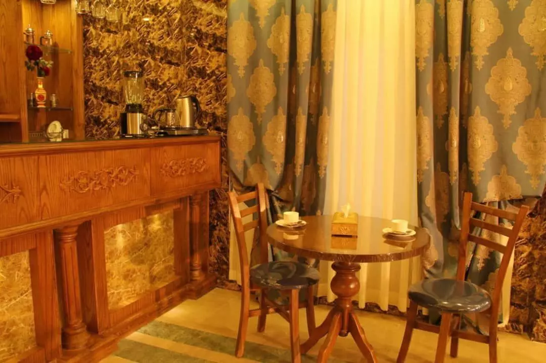 Aqiq Razavi Hotel