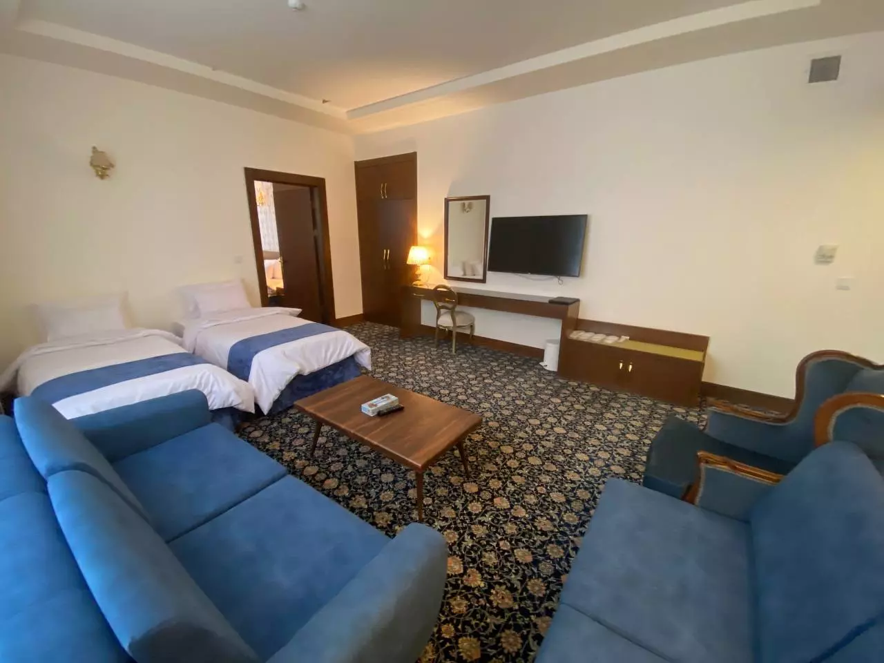 Shokooh sharestan Hotel
