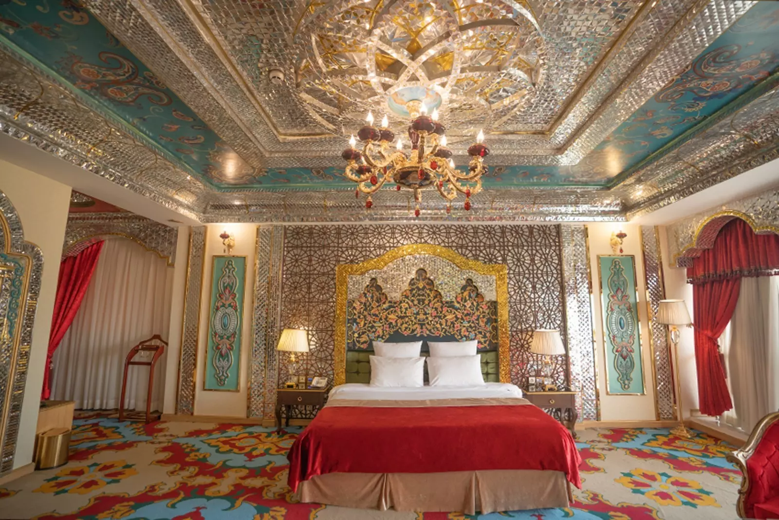 Almas 2 Hotel