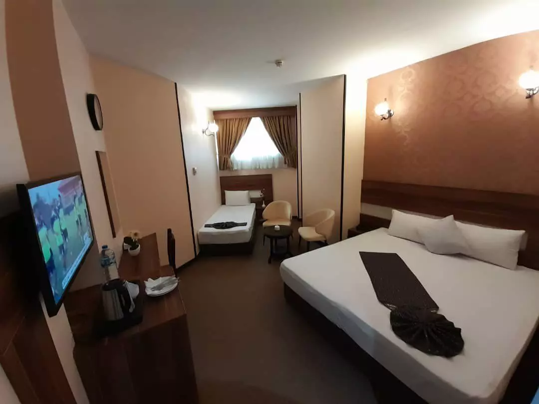 Enghelab Hotel