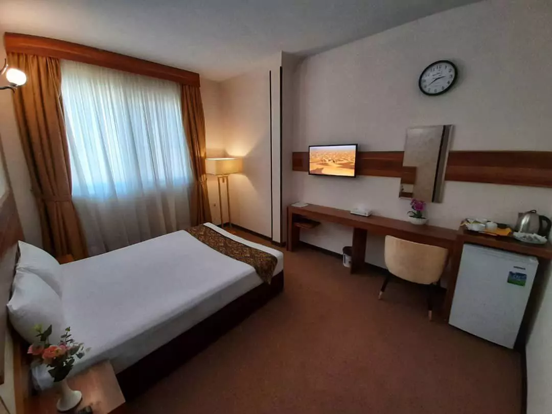 Enghelab Hotel