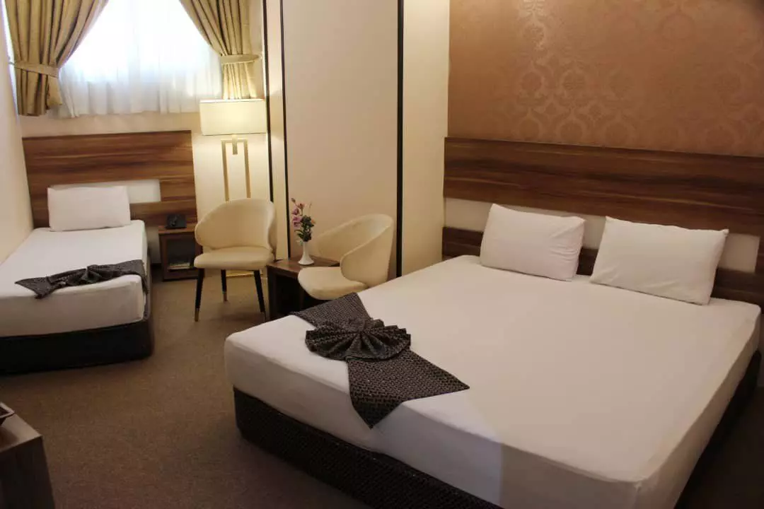 Enghelab Hotel
