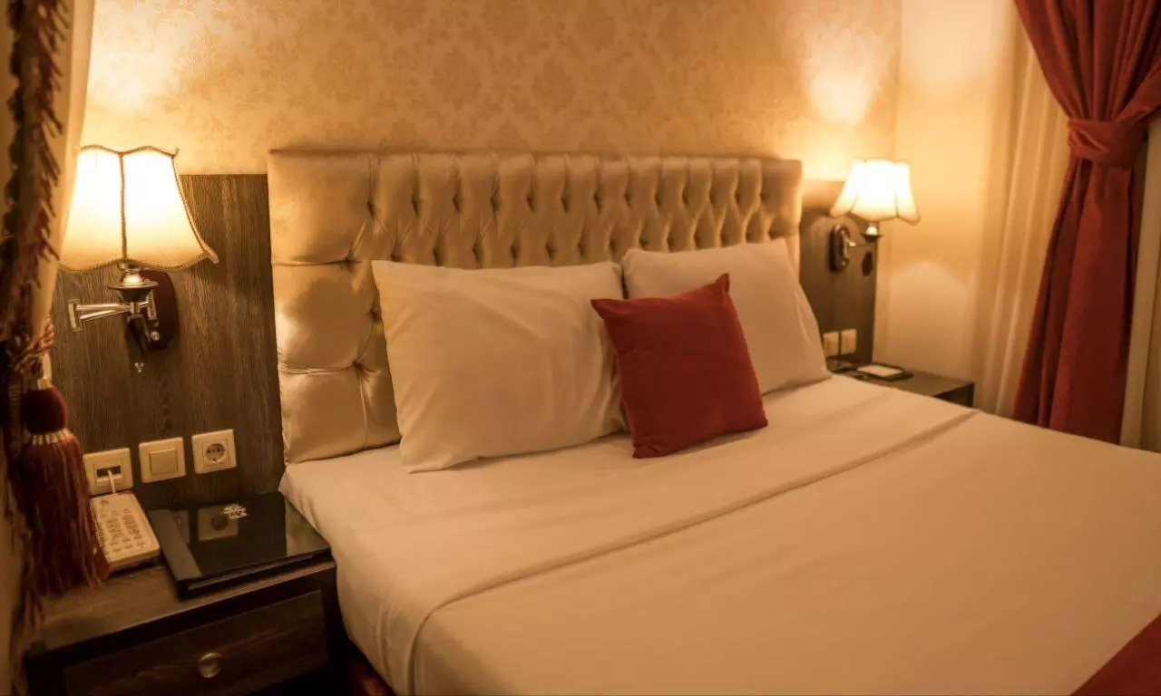Kiana Hotel