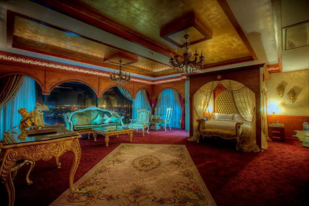 Darvishi Royal Hotel