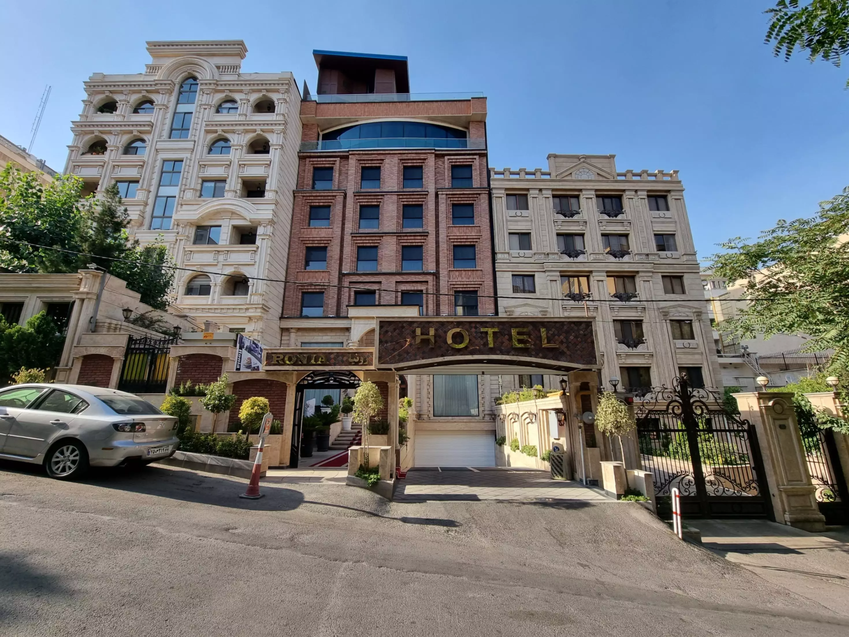Ronia Hotel