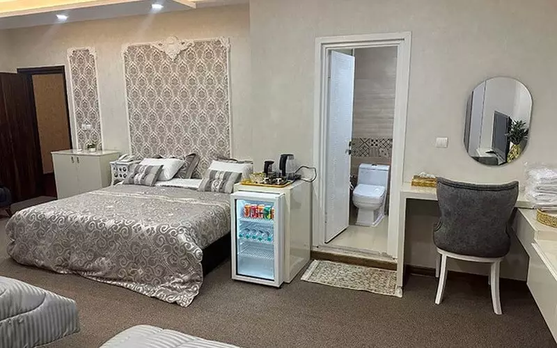 Sarina Hotel