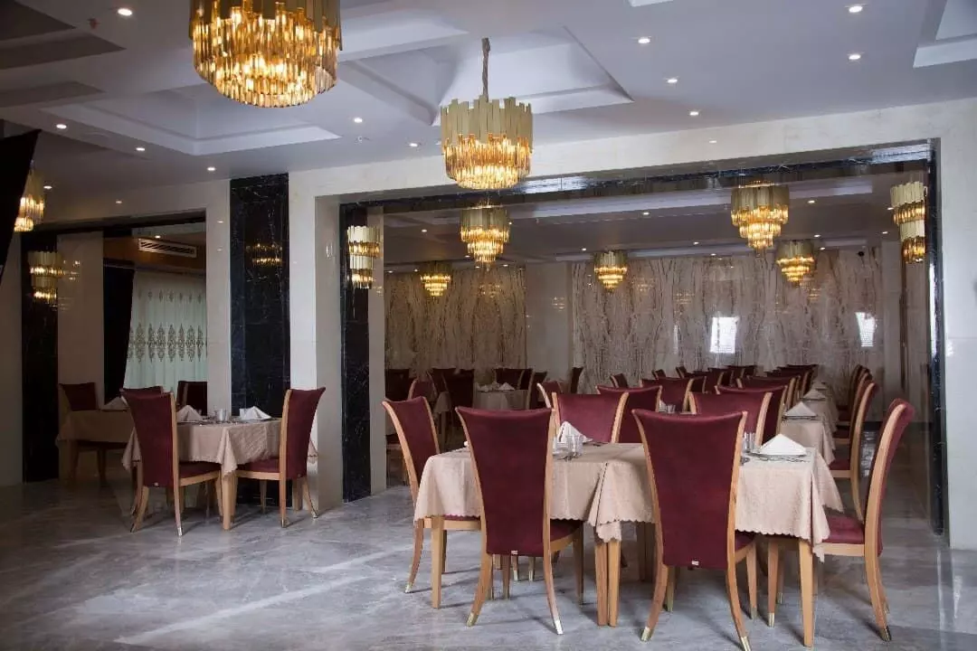 Sarina Hotel