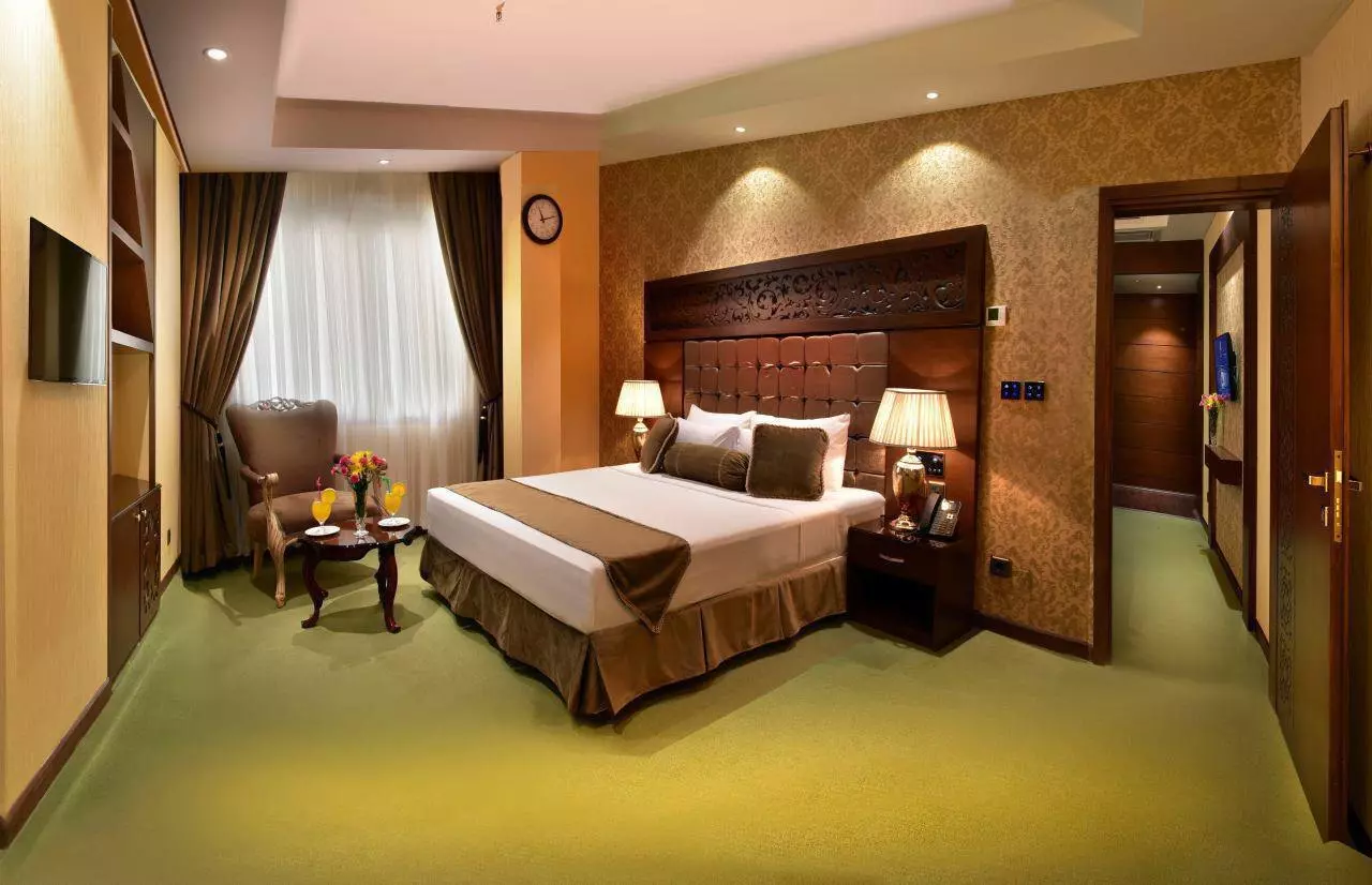 Almas Novin Hotel