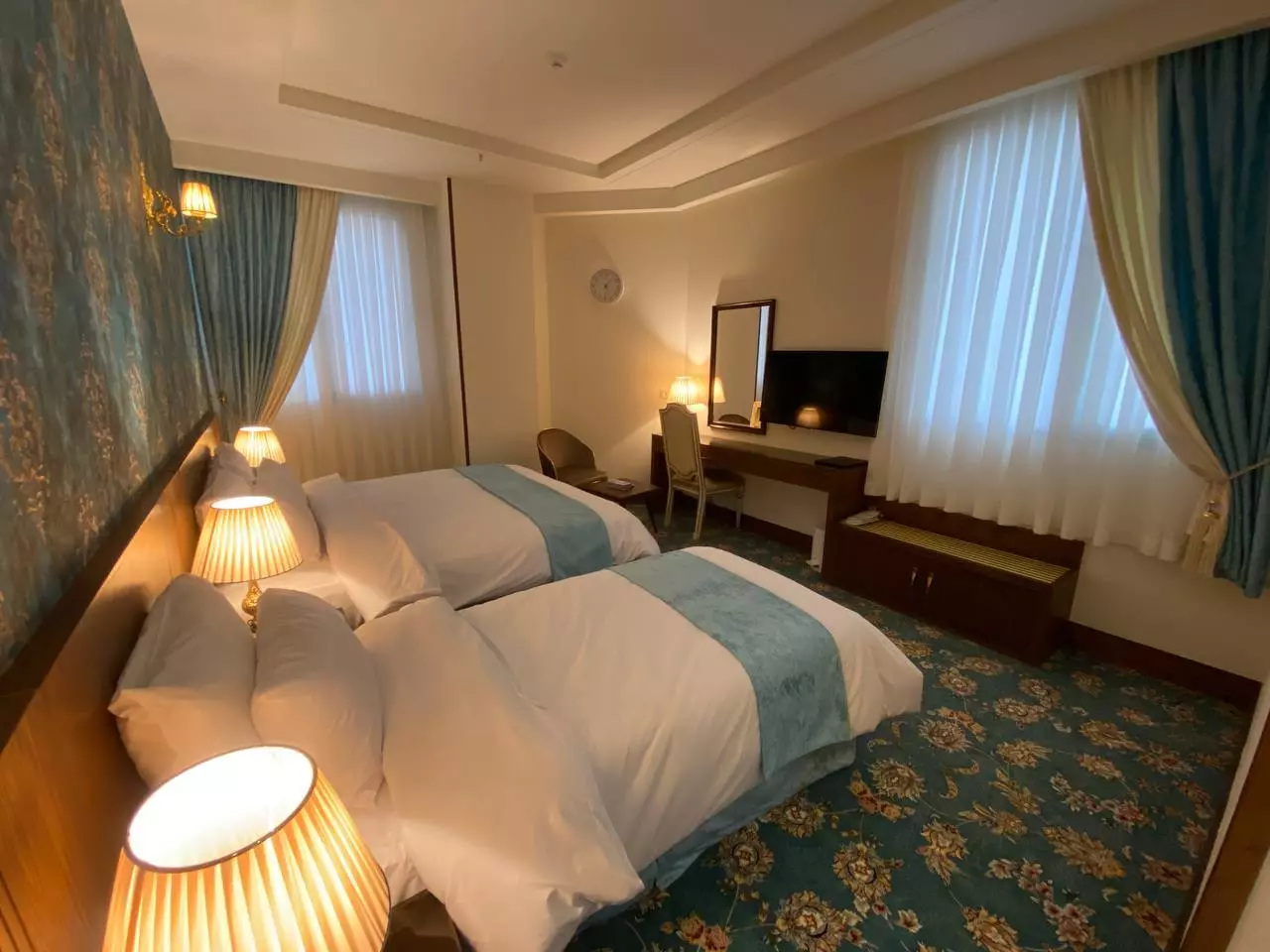 Sharestan Hotel