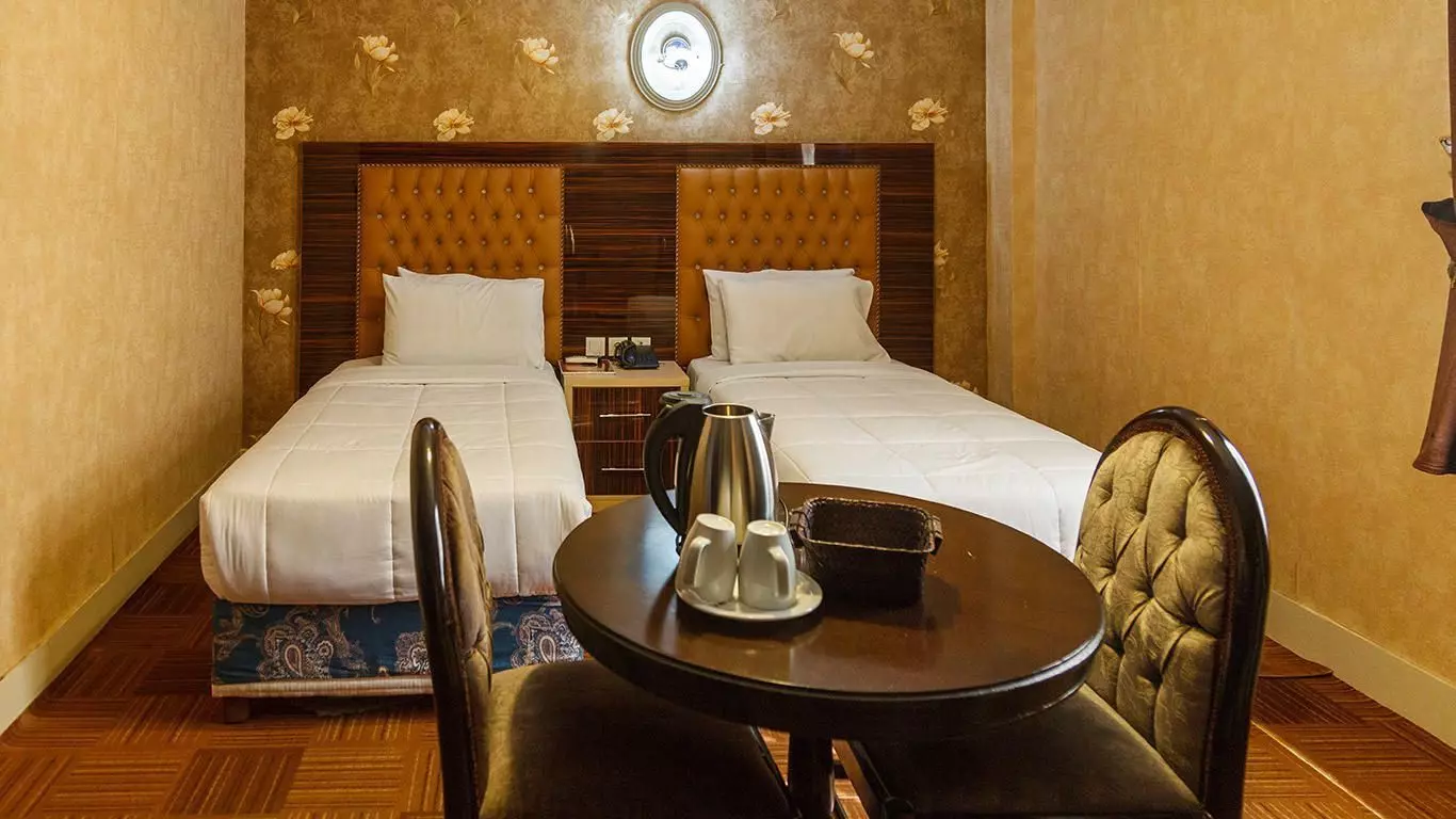 Boulevard Hotel