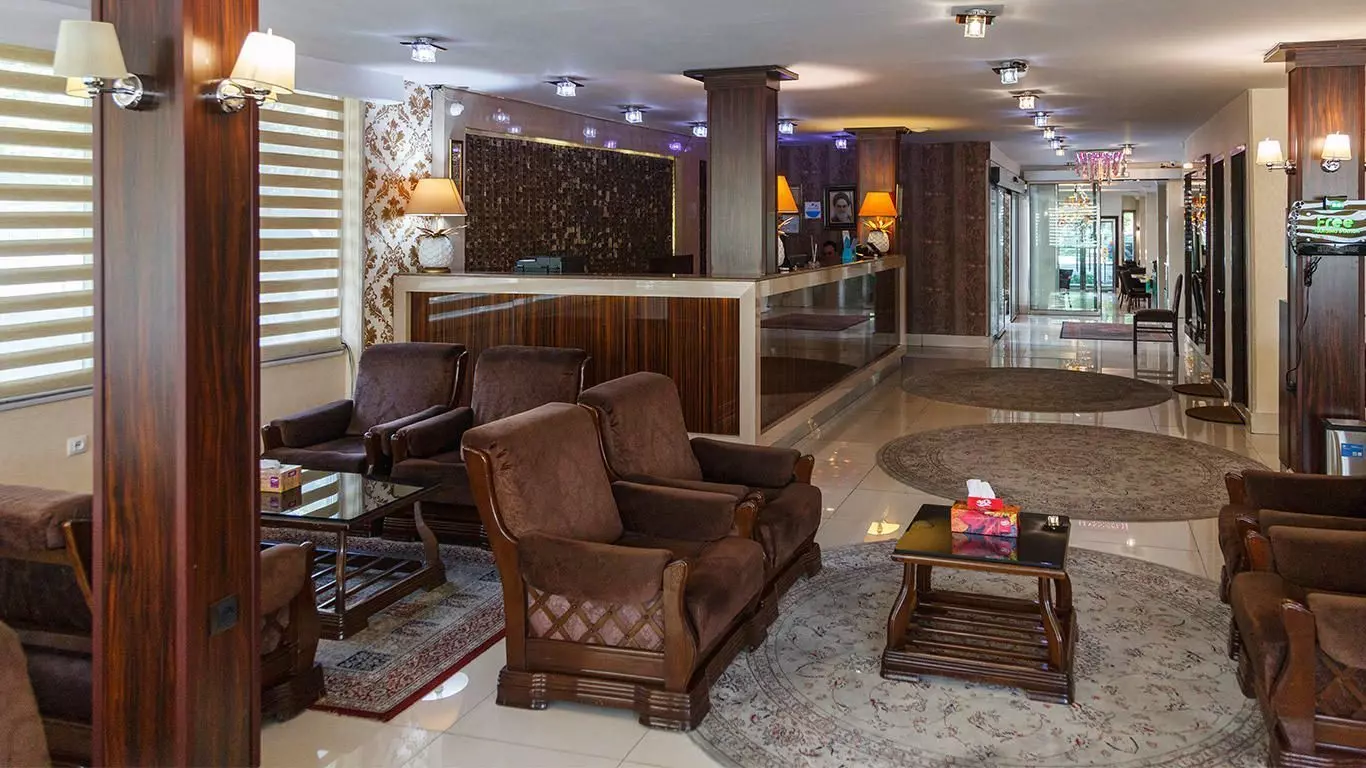 Boulevard Hotel