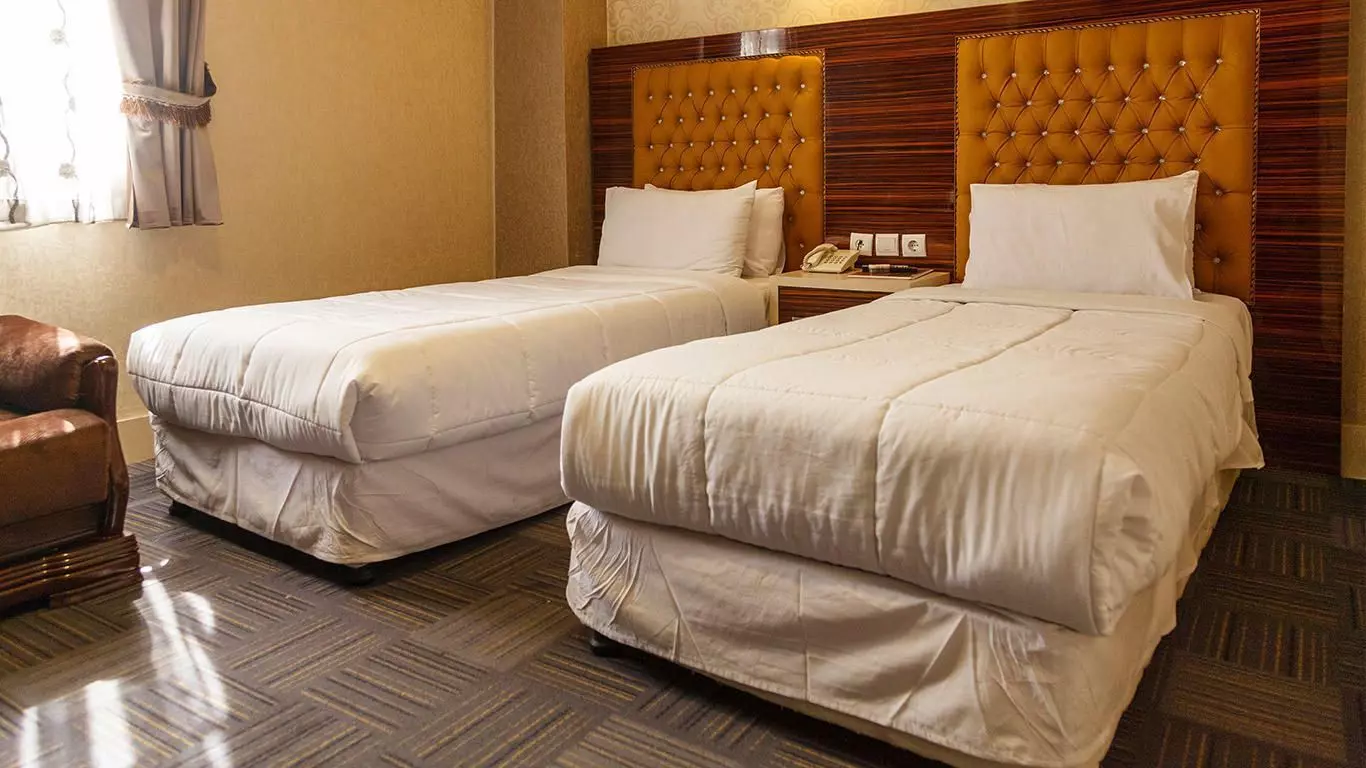 Boulevard Hotel
