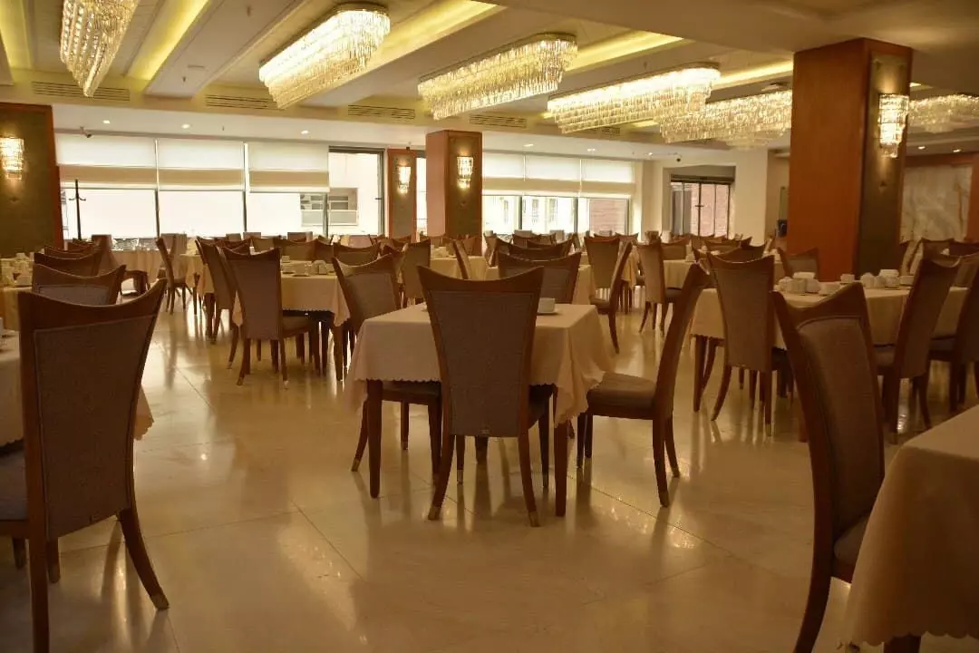 Sarina Hotel