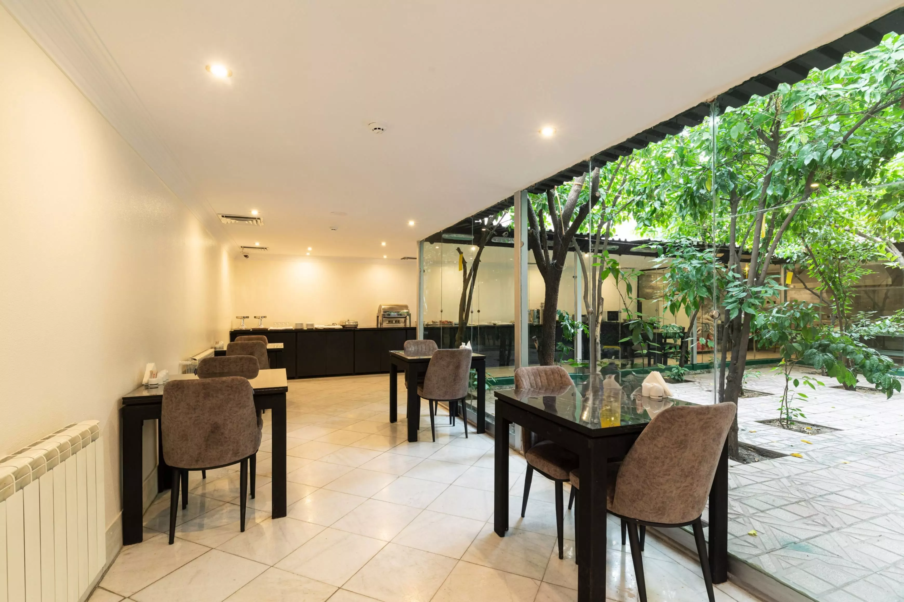 Karoon Hotel