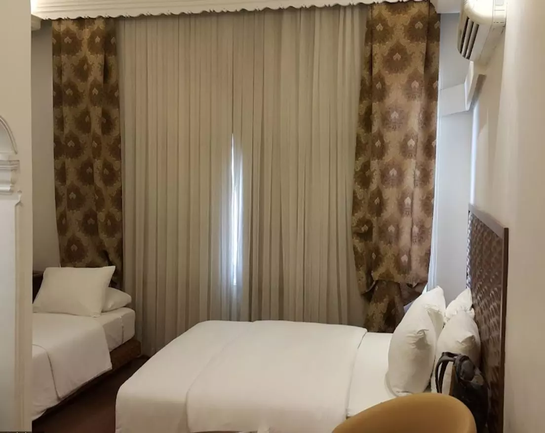 Karoon Hotel