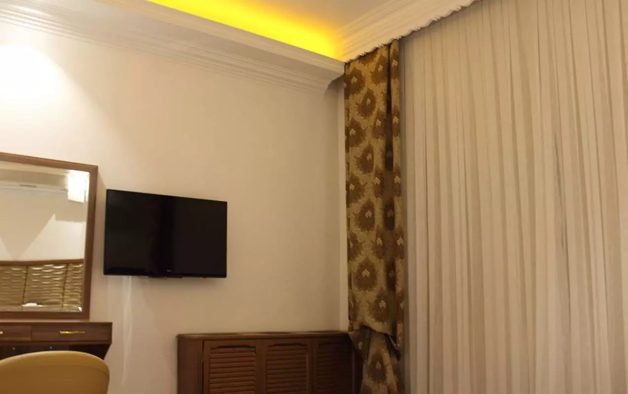Karoon Hotel