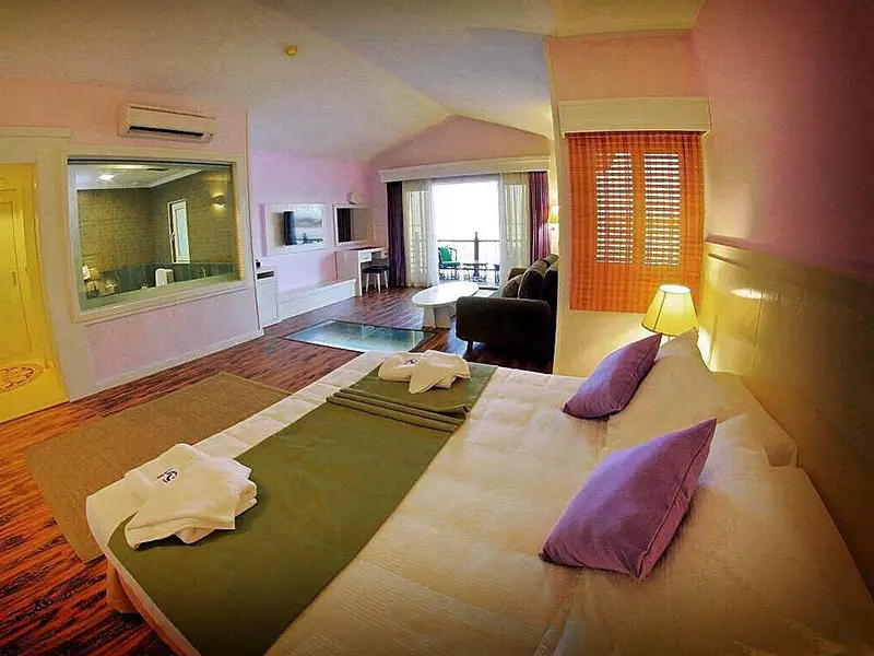 Toranj Hotel