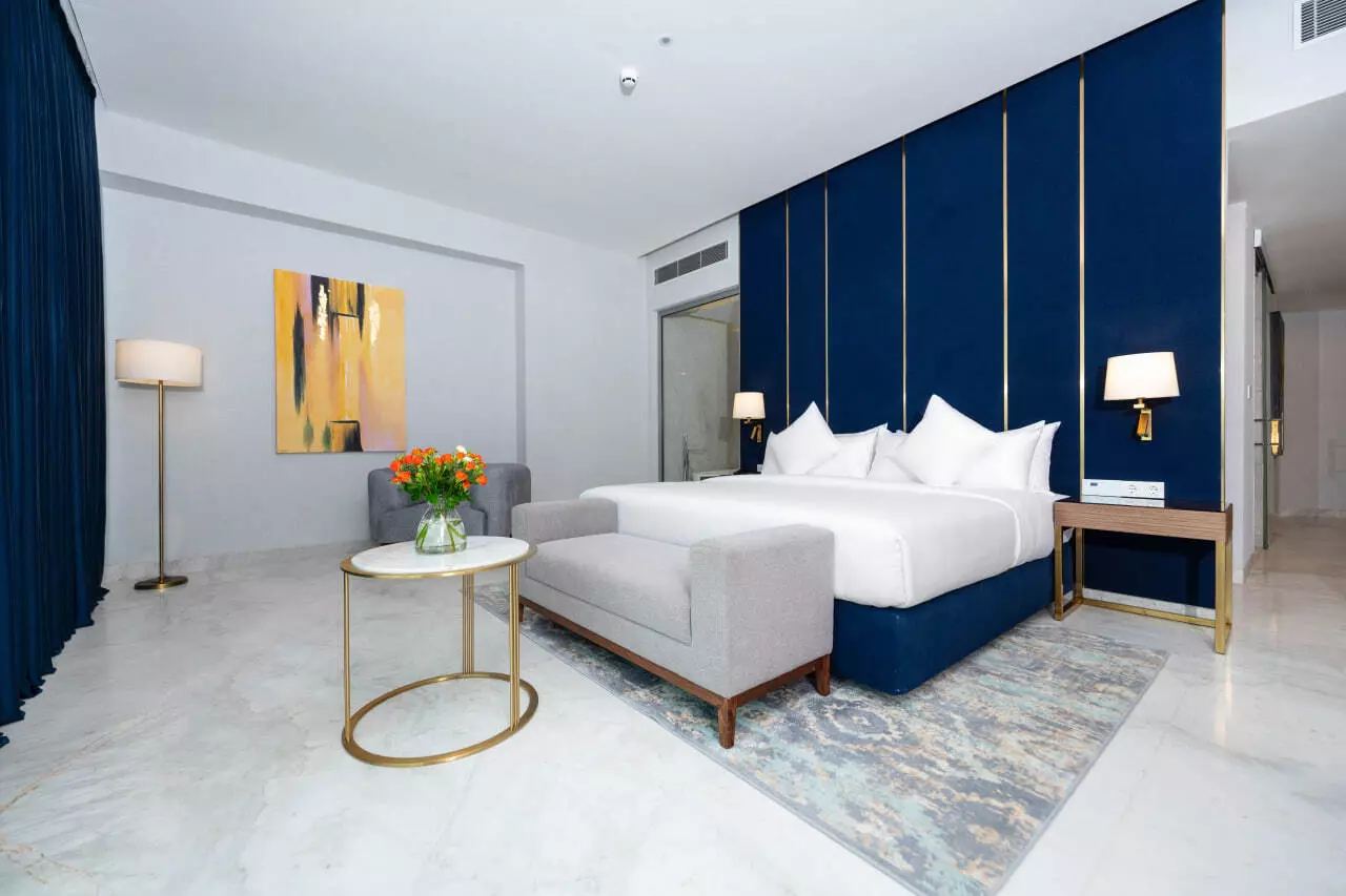 Arya Hotel